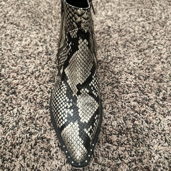 Snake Skin booties - Picture 3 of 9